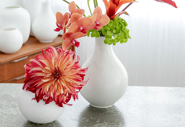 Art of Flower ウェッジウッドのベースを使ったフラワーコーディネート