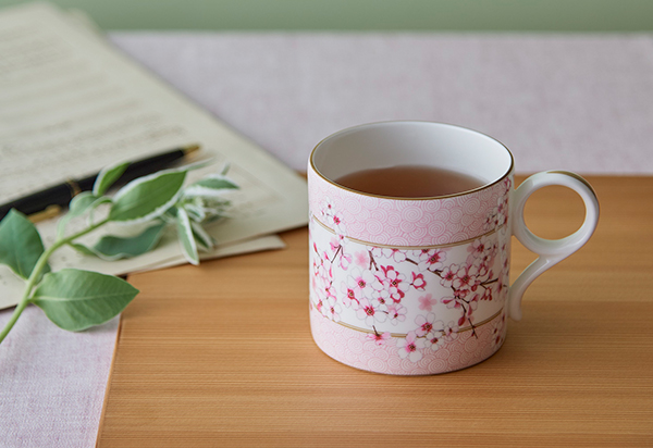 成人の門出を祝福。「おめでとう」の代わりにウェッジウッドを。